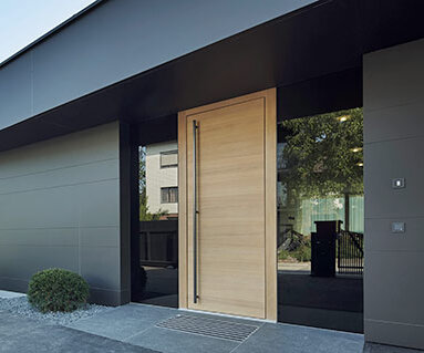 [Translate to English:] Bänder, Dichtungen und Beschläge für Haustüren